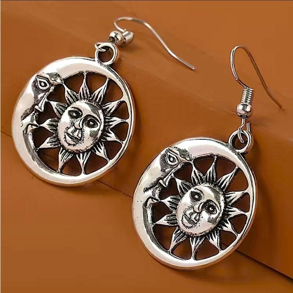 Silver Moon Sun Boho Vintage Fish Hook Dangle Earrings - Picture 5 of 7